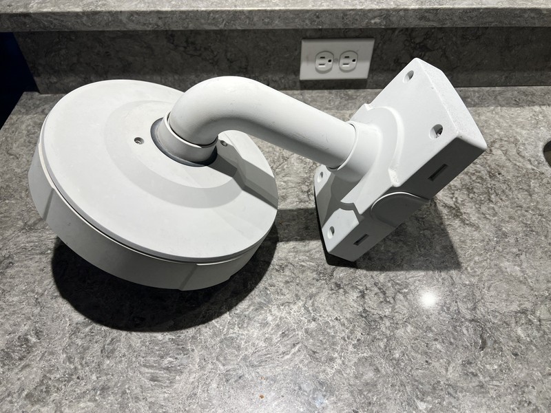 Axis P3717-PLE Dome With Wall Mount gallery
