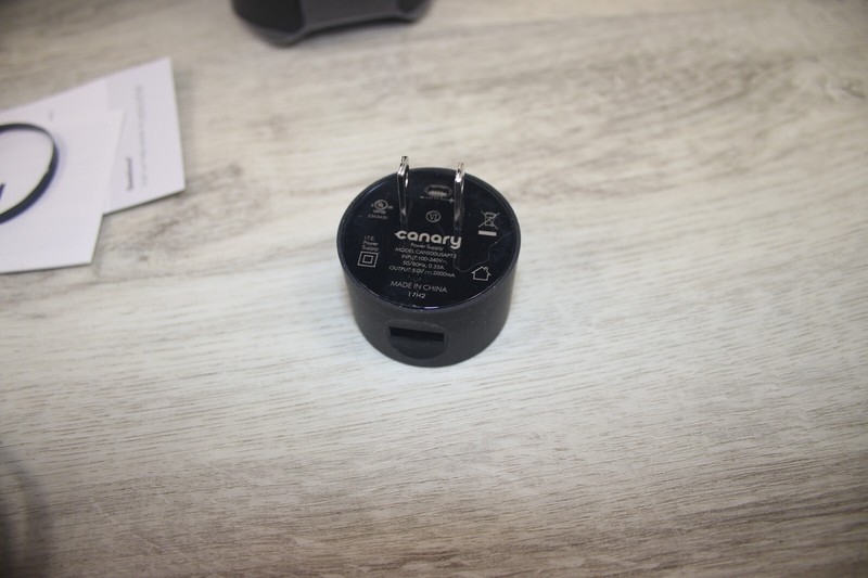 Canary View Camera HD Indoor Wireless Black CAN400USBK AS IS Parts Only gallery