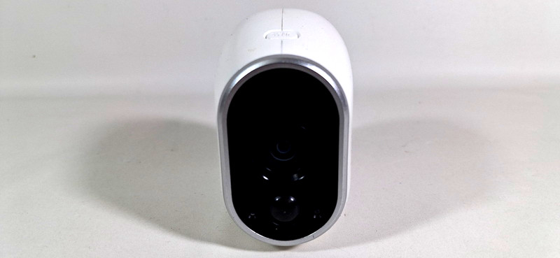Netgear Arlo Pro VMC4030 1080 HD and Arlo VMC3030 with charger and 1 mounting gallery