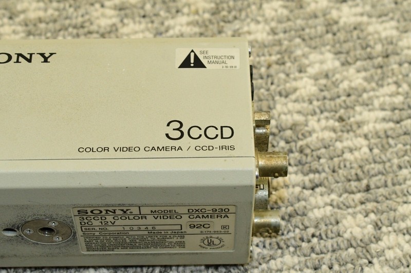 Sony DXC-930 3CCD Color Security/Surveillance Video Camera CCD-Iris - Untested gallery