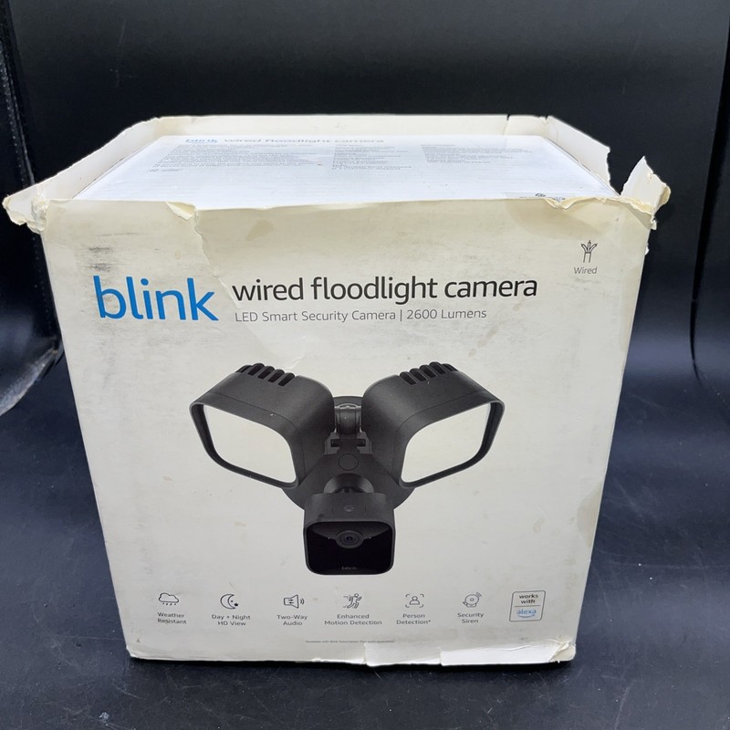 Blink Wired Floodlight Camera Smart security camera 2600 lumens HD live view NEW
