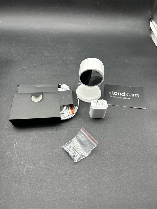 Amazon Cloud Cam - Amazon Key Edition Indoor Security Camera - White *NEW* gallery