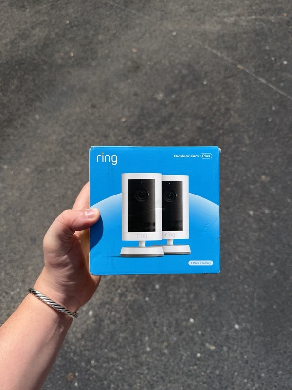 Ring Outdoor Cam Plus, 2 Pack White – Battery Powered – 2K Video NEW & SEALED