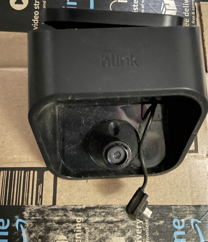 Blink 3rd Gen Cam pack of 5 with Solar Charging Mount and Rechargeable Battery gallery