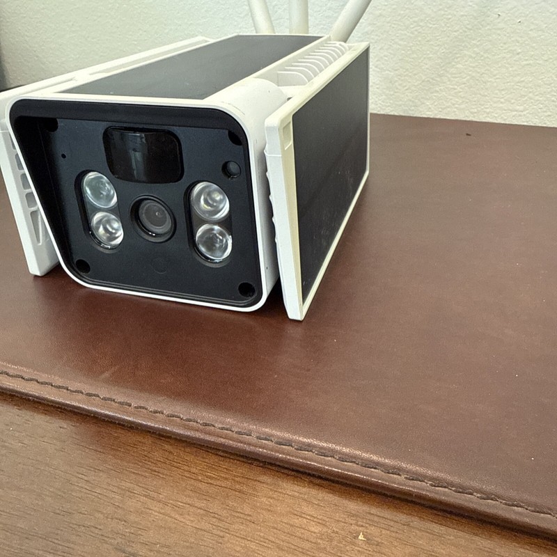 Qinroiot Wireless Solar Camera Card Outdoor Battery Powered Security IP Camera gallery
