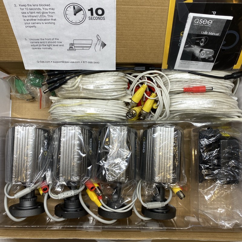 Q-SEE Day & Night Color Security Cameras Model QSM526W Set Of 4 Brand New gallery