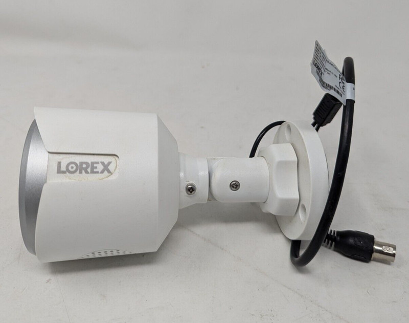 Lorex C882DA 4K Ultra HD Active Deterrence Security Camera – White