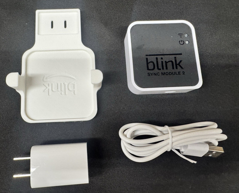 Blink Sync Module 2 – For Blink Outdoor (3rd Gen) Cameras with mount – BSM00401U