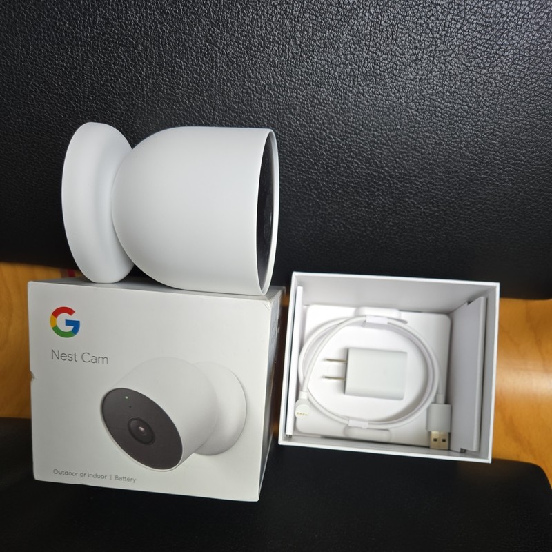 Google Nest Cam Outdoor or Indoor, Battery - 2nd Generation - 1 Pack [GA01317] gallery