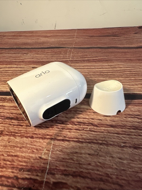 Netgear Arlo Essential VMC2030 Spotlight Wireless Indoor/Outdoor Camera White gallery