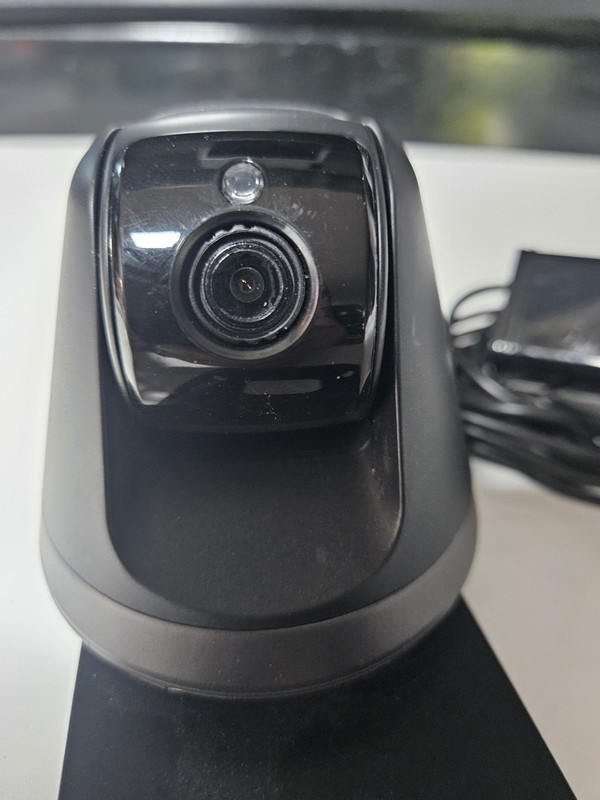 Samsung SmartCam SNH-V6410PN Wireless 5V Pan/Tilt HD 1080p Wi-Fi IP Camera Black gallery