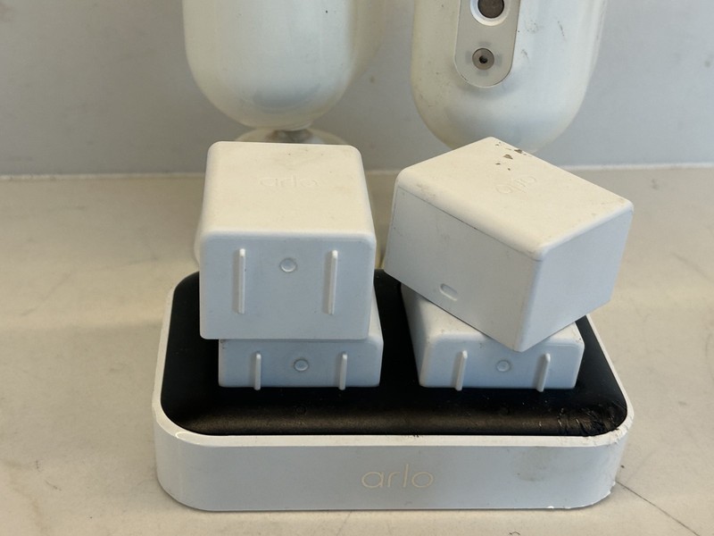 Arlo Pro 4 Spotlight Indoor/Outdoor Camera White 2 Cameras 4 Batteries & Charger gallery