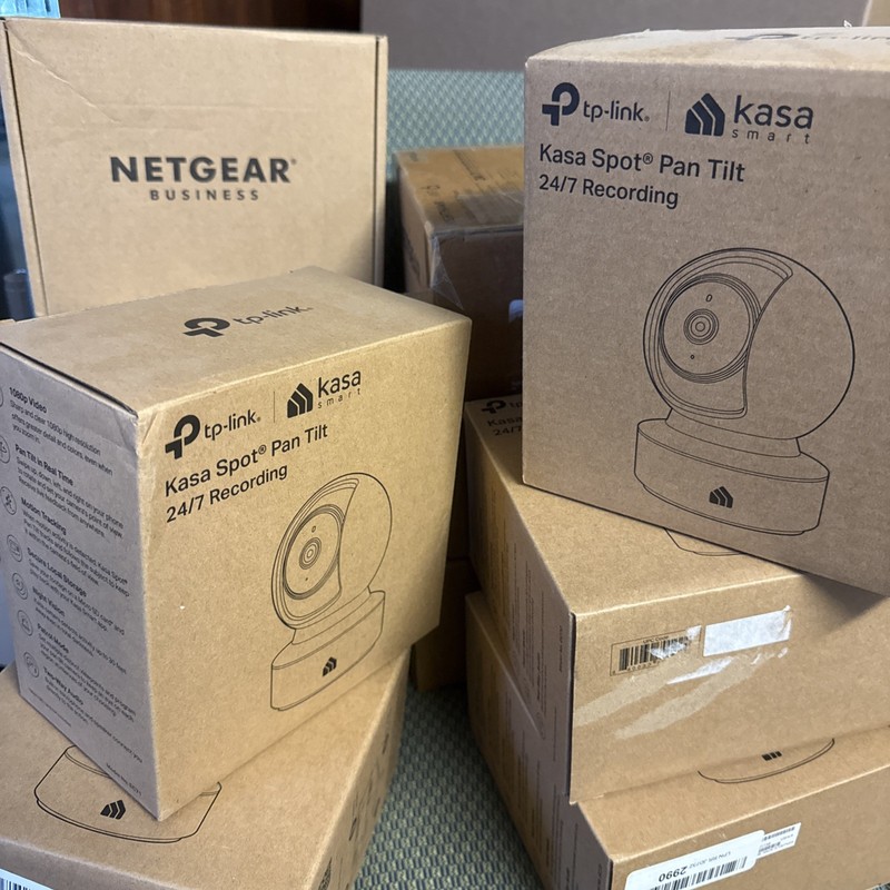 Lot of 11 Security Cameras – 7x TP-Link Kasa EC70 Pan Tilt 1080p + 4x Netgear