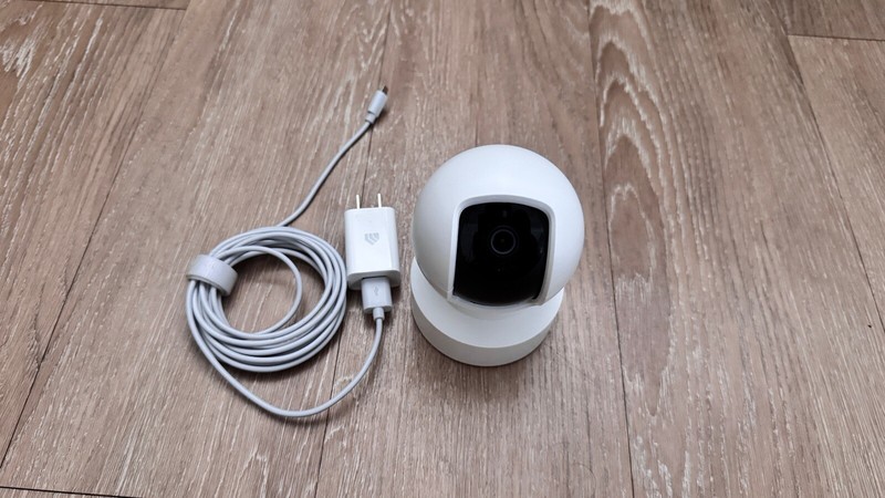 Kasa Indoor Pan/Tilt Smart Security Camera gallery