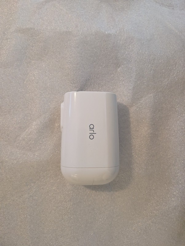 Arlo Essential XL Spotlight VMC2032 1080p Wireless Security Camera - White gallery
