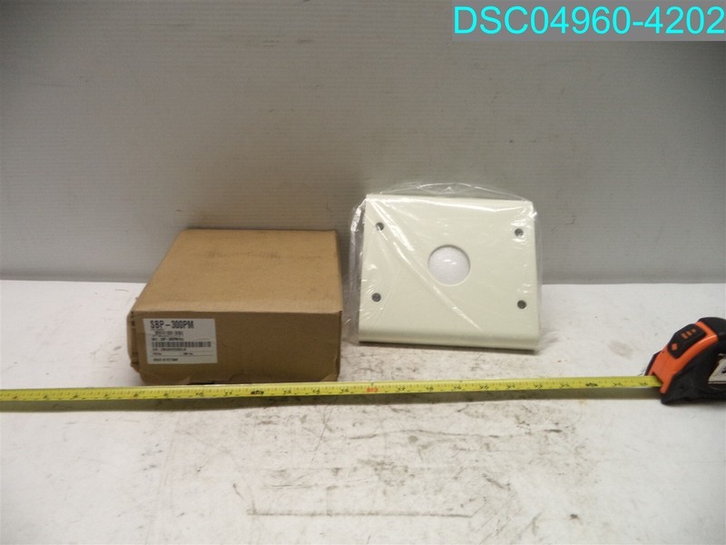 SBP-300PM Pole Mount Adapter Ivory Hanwha 8801089167910