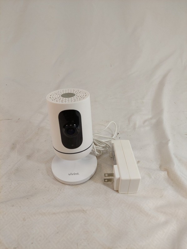 Vivint Ping Indoor 1080p Wi-Fi Security Camera V-CAM1 With Power Supply