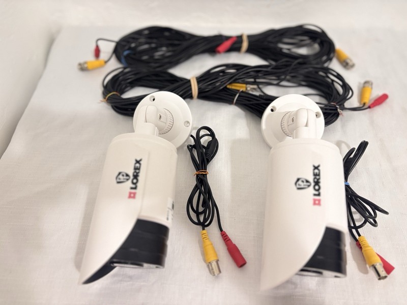 2PCS Lorex 700TVL 960H Surveillance Camera Model MC7711 with Cable Used gallery