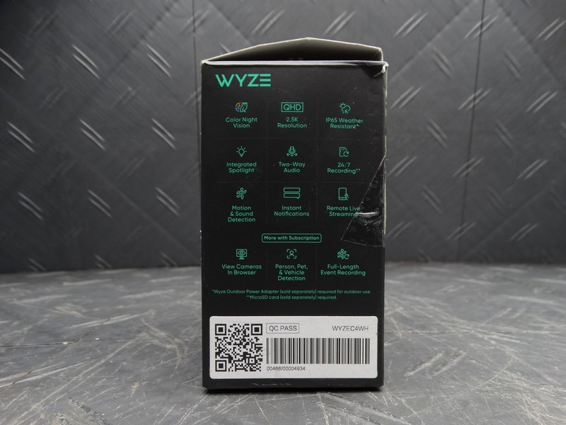 Wyze Cam v4 Wi-Fi 2.5K QHD Indoor/Outdoor Plug-In Smart Home Security Camera gallery