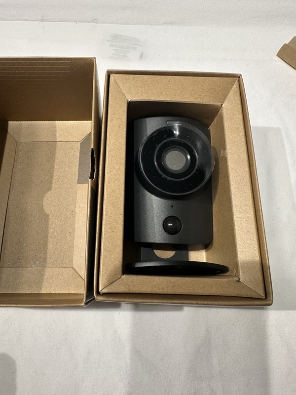 SimpliSafe SimpliCam 1080p Indoor Camera, (Black, SSCM2) NIB gallery