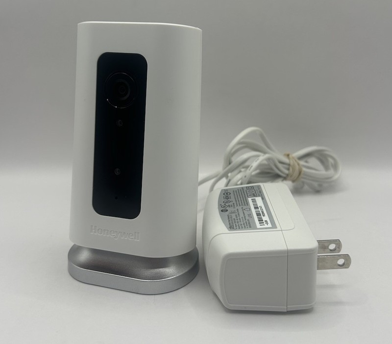 Honeywell CHC8080W1000 C1 Wi-Fi Home Security Camera Model CHCC1 8gb