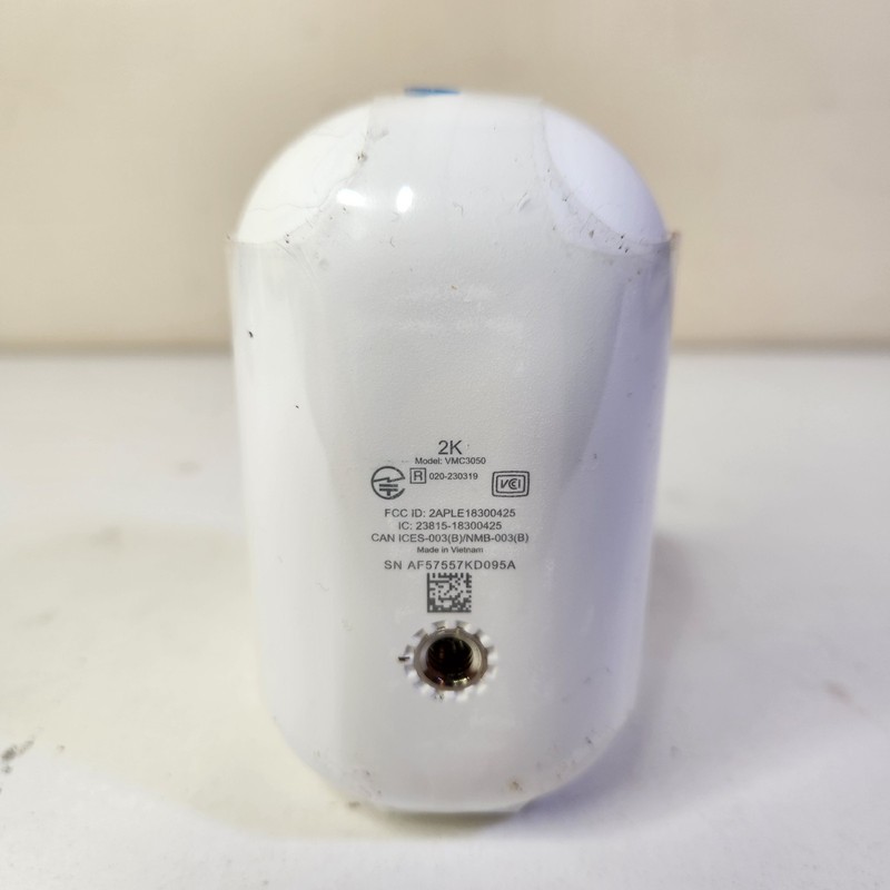 NEW Open Box Arlo 2K Security Camera VMC3050, w/Solar Panel VMA6600 w/ Screws gallery
