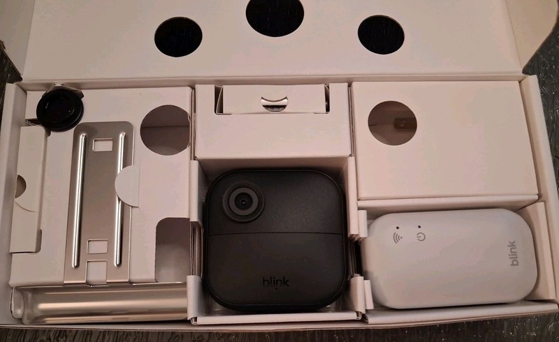 Blink Outdoor 4 Floodlight Camera B0DV4VRMND Wireless 1080p HD gallery