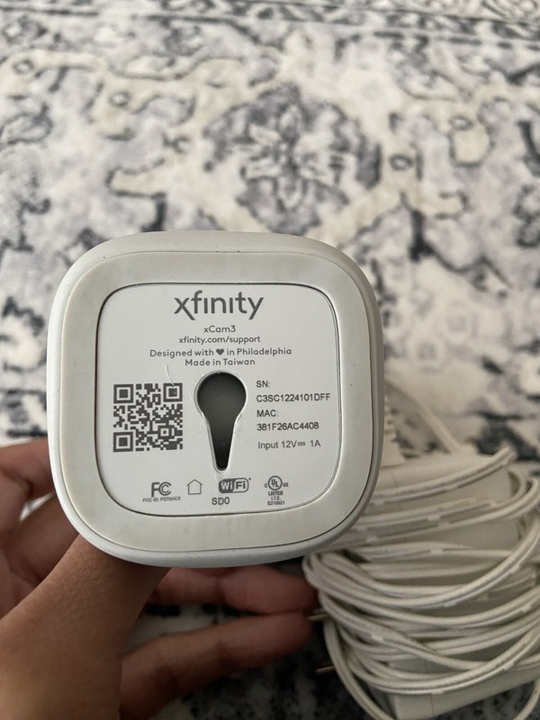 Xfinity Xcam3 Indoor Security Camera in White - Pre-Owned Barely Used gallery