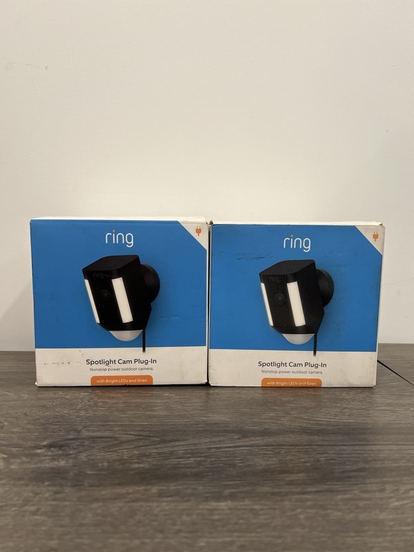 Ring Spotlight Cam Plug-In Outdoor Indoor 1080p HD Surveillance Camera Black NEW
