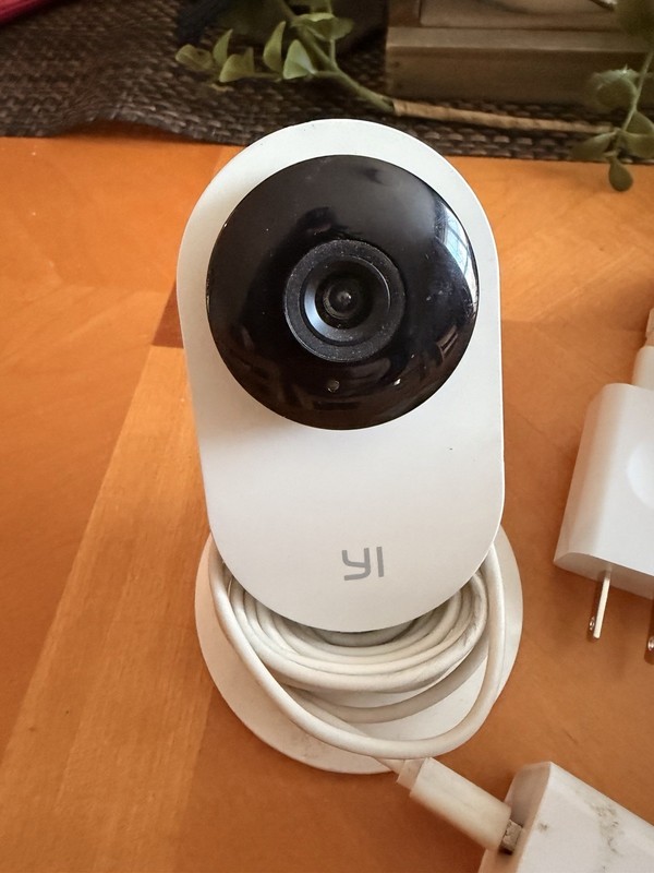 YI Y20 B01CW4CEMS 1080p Indoor IP Security Surveillance System with 4-Wireless gallery