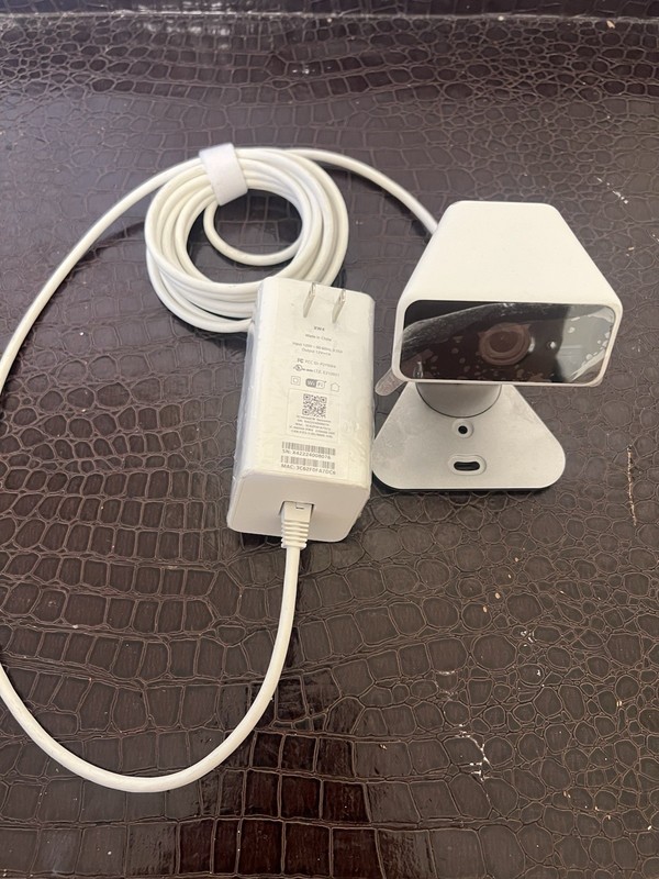 Xfinity XCAM2 HD Security Motion Camera Indoor/Outdoor w/power adapter