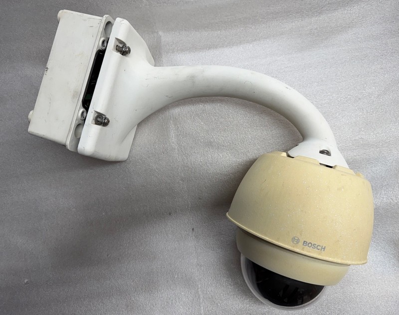 Dome Camera Bosch AUTODOME 7000 HD 2MP VG5-7220-EX, arm and wall mount