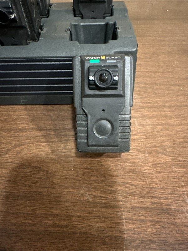 LOTOF8 WatchGuard WFC1 VISTA WIFI Body Cam w WatchGuard VTS1 With Clip Mount gallery
