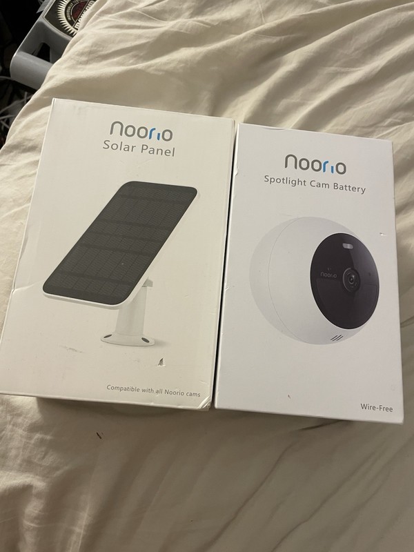 NOORIO Spotlight Cam B200 / Outdoor & Indoor Battery-Powered / Night Vision