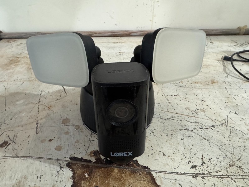 Lorex 2K Wired Floodlight Camera