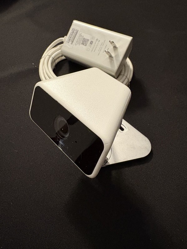 Cox Home Wireless Security Camera (model:SCHC2AEW) 1080p HD. FREE SHIPPING!!! gallery