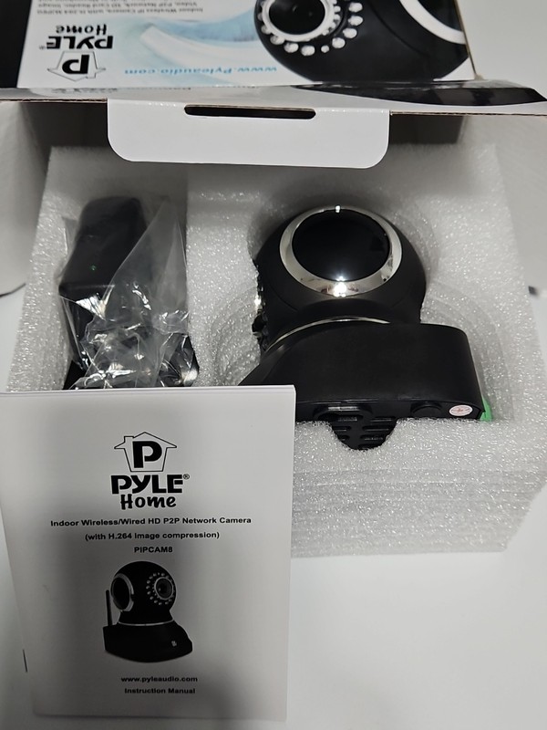 Wireless IP Camera•P2P Network•Image Capture•Video•Built-In Mic & Speaker•Indoor gallery