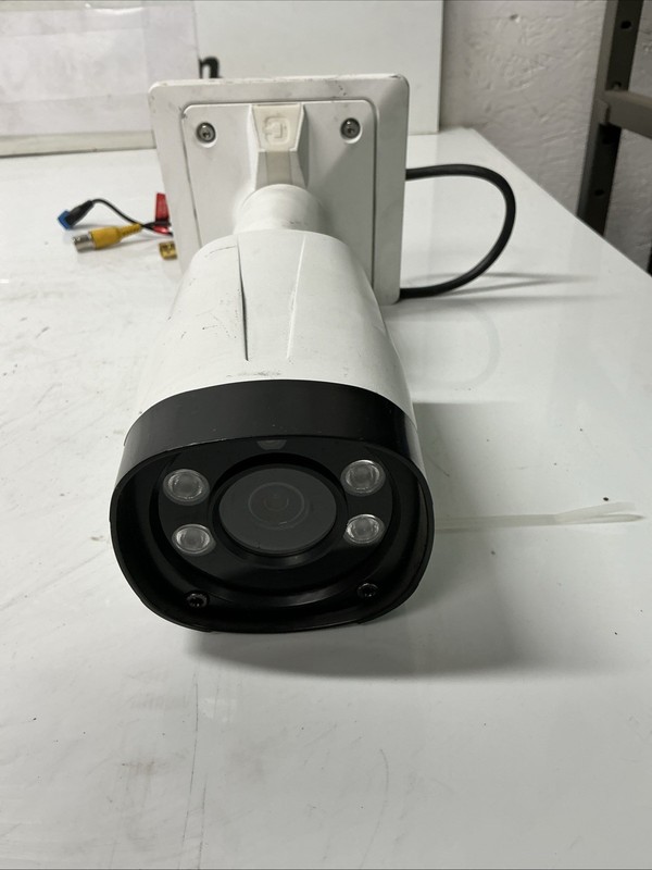 CLINTON CE-BZ0HDL Outdoor True D/N IR BZ Series Bullet Camera W-534
