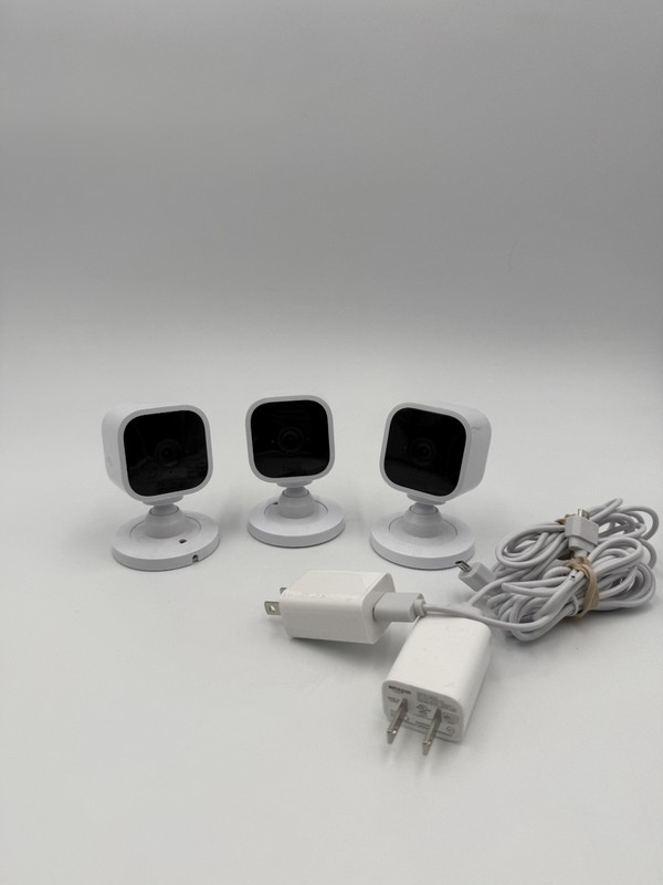 Blink Mini Indoor Wi-Fi Security Camera - White *THREE INCLUDED, 2 CHARGERS* gallery