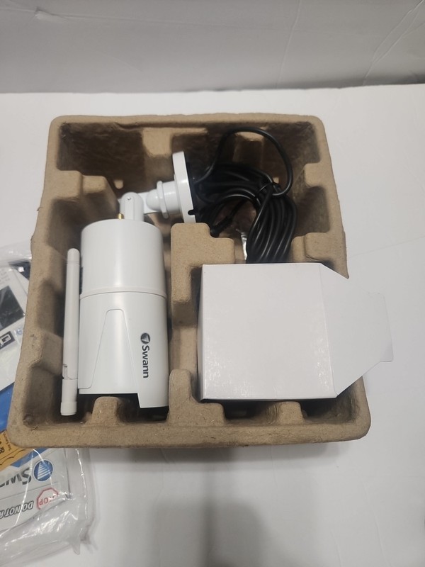 SWANN PRO SERIES DIGITAL WIRELESS SECURITY CAMERA SWADW-410CAM gallery