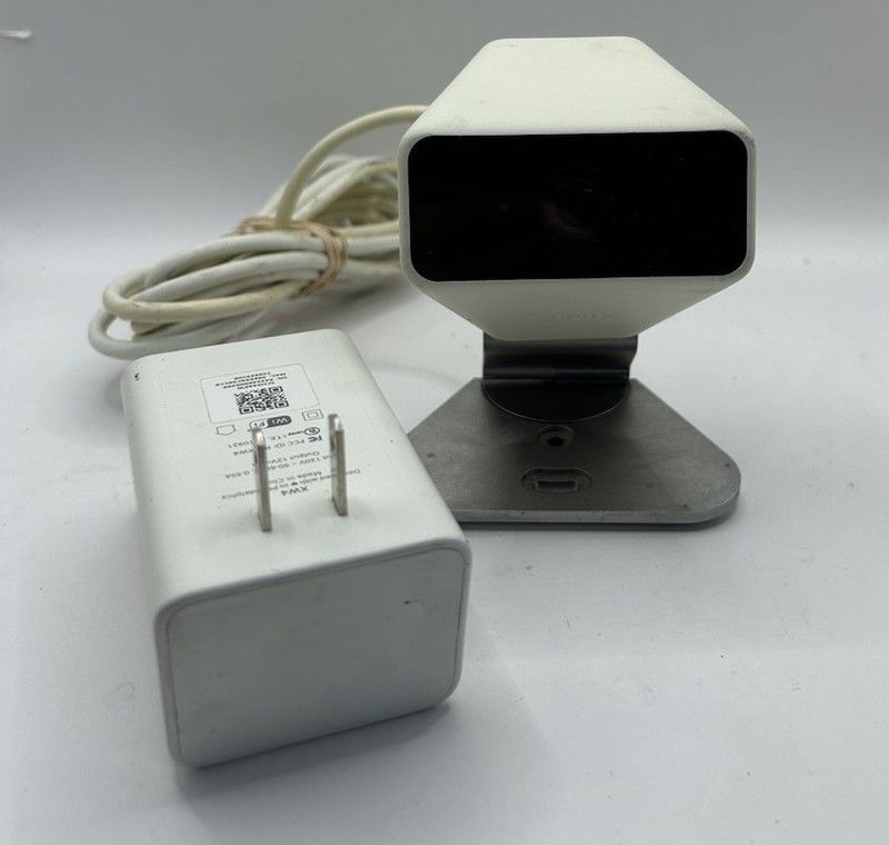 Xfinity Xcam2 HD Security Motion Camera Indoor Outdoor MS15018010 With Adapter