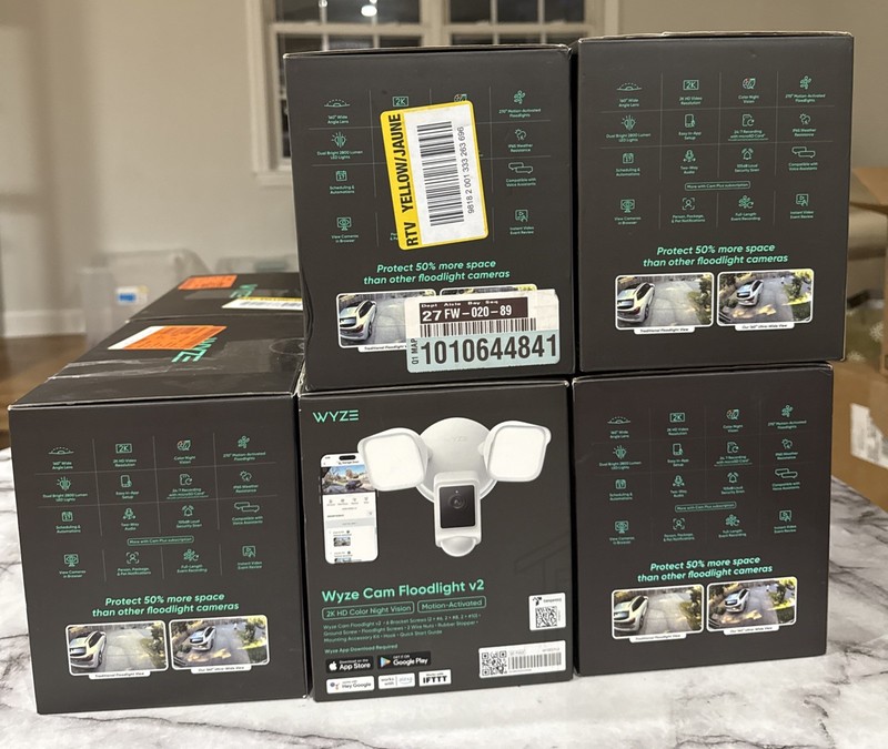 Wyze Floodlight V2 Camera ( Lot of 10 ) Outdoor Security Camera White gallery