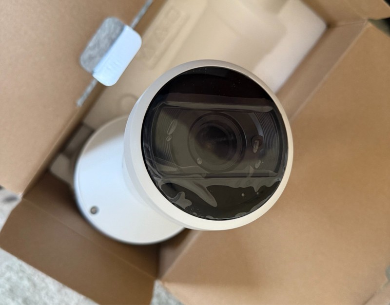 Hanwha XNO-C9083R Outdoor Network AI IR Bullet Camera, 4K resolution gallery
