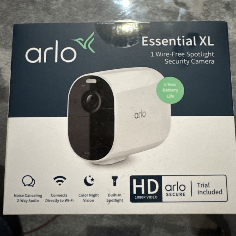 Arlo Essential VMC2032 1080p Indoor/Outdoor Wireless Spotlight Camera New sealed