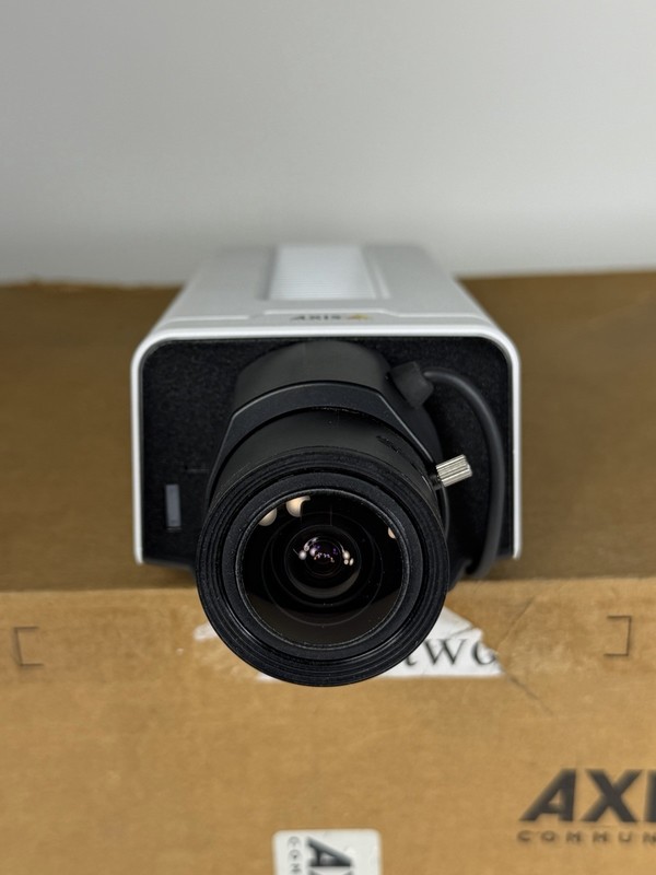 AXIS P1367 5-Megapixel Indoor Varifocal Network Box Security Camera - NEW gallery