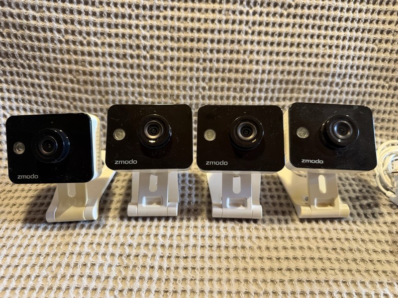 Lot of 4 Zmodo ZH-IXY1D Wireless Indoor Video Security Camera w/ Mounts & Cords