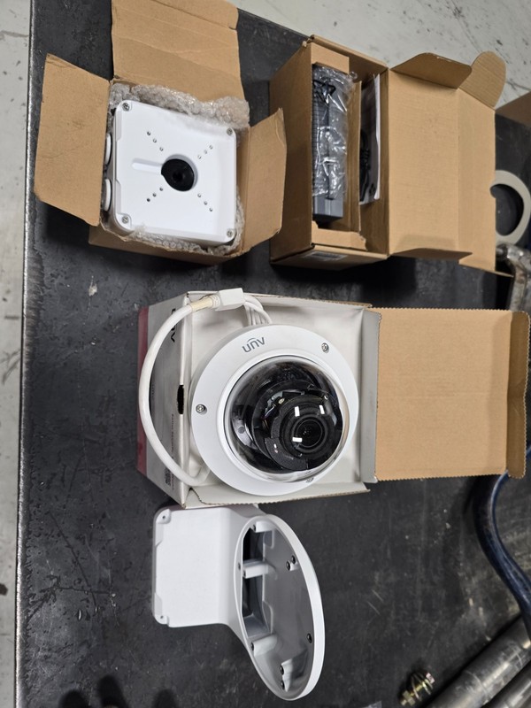 Uniview IP Security Camera System - IPC3235SB-ADZK-I0 5MP Dome, Veracity POE Inj gallery