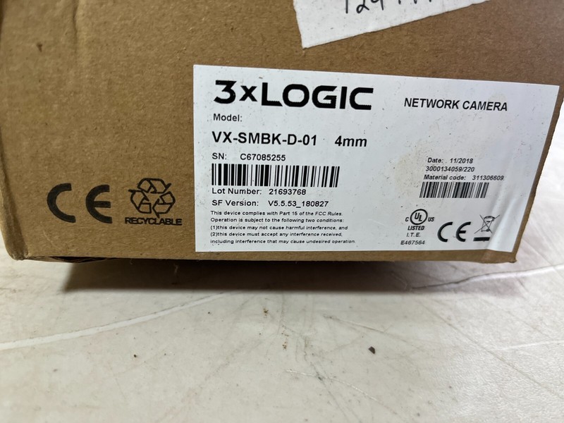 NEW IN BOX 3XLogic Network Camera VX-SMBK-D-01 gallery