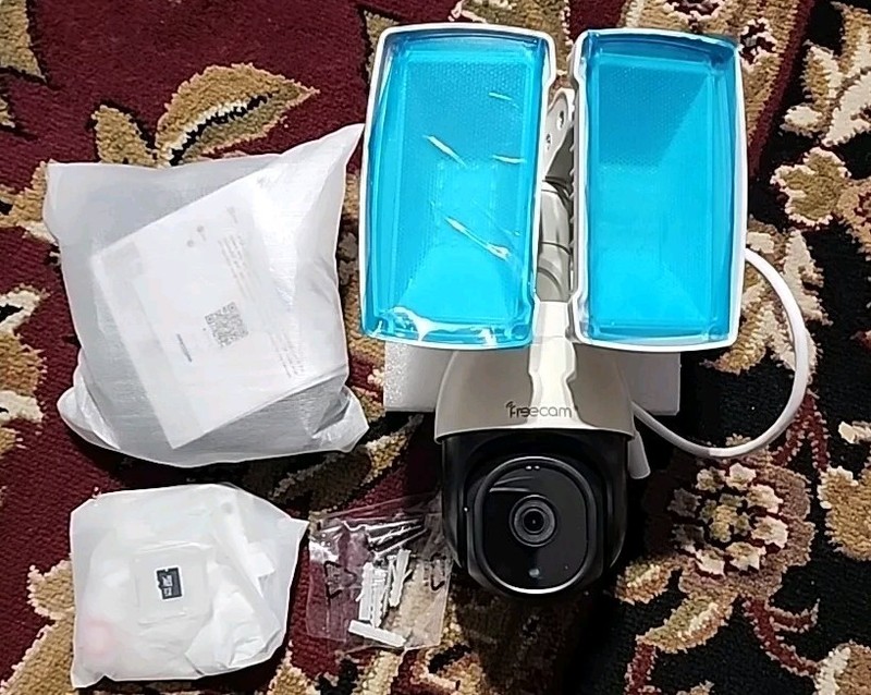 Freecam Floodlight Security Camera,Outdoor 360 PTZ Surveillance Camera,355 Pan gallery