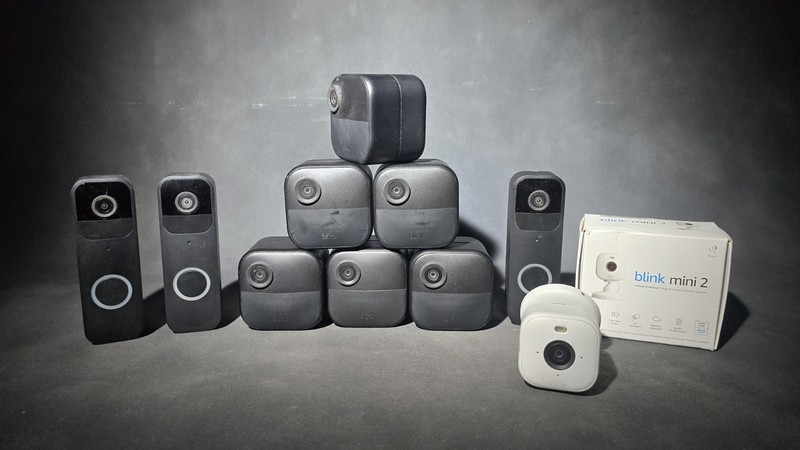 Blink Outdoor 4 Bundle 6 Cameras 6 Batt. Ext. Sync Module 3 Doorbells Mini 2 Lot
